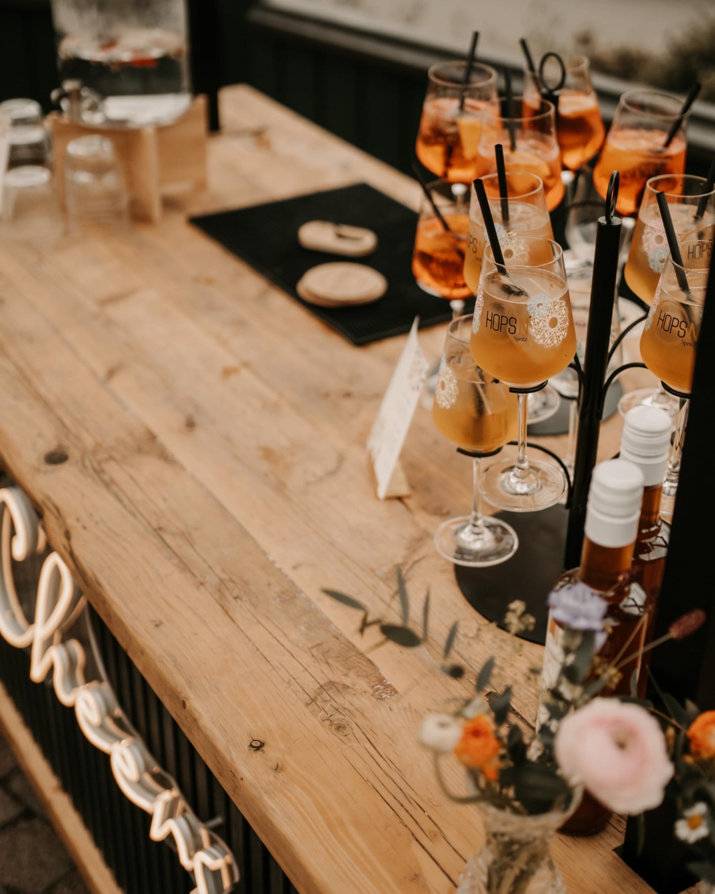 8er Cocktail Tower mit Aperitif Gläsern