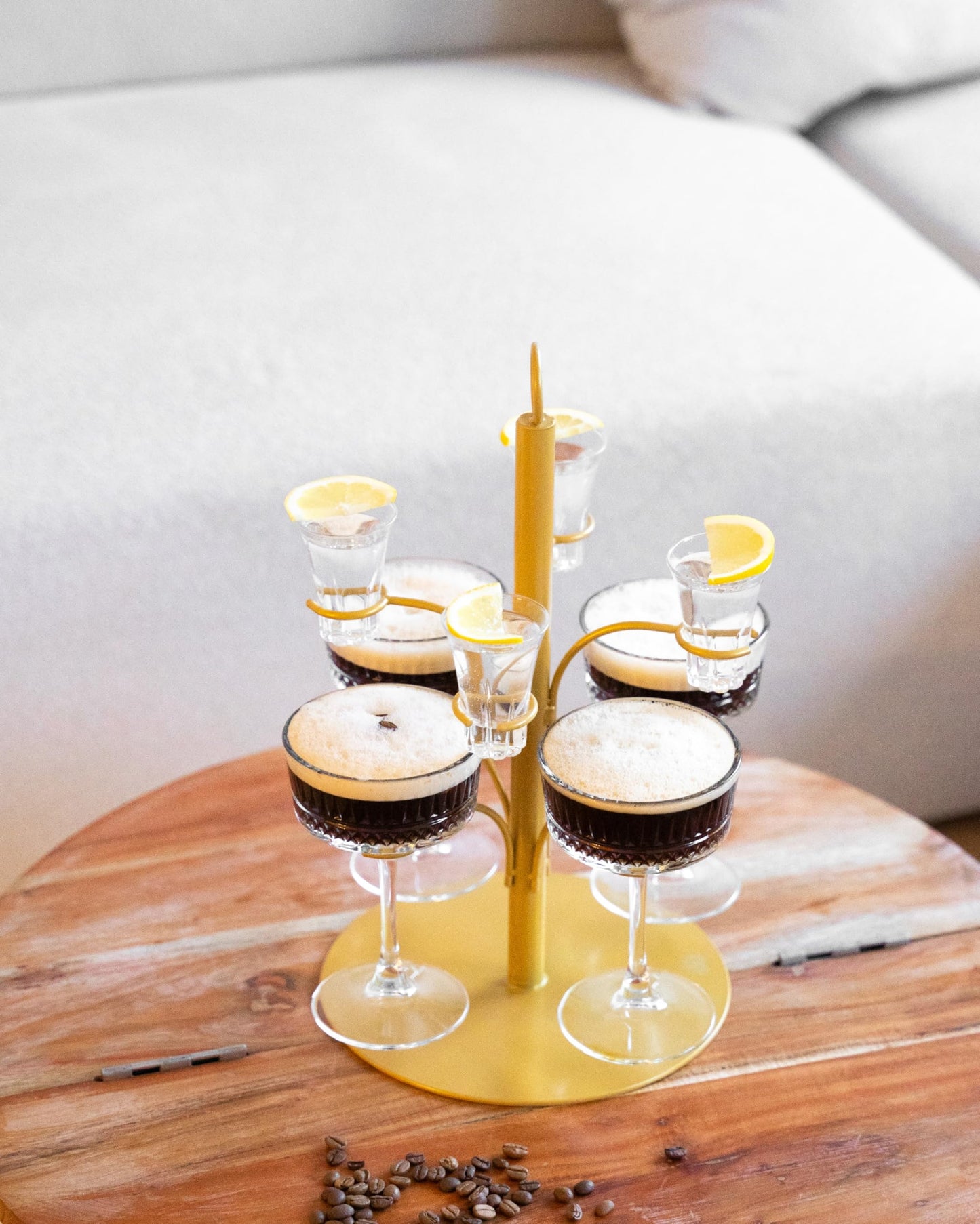 Getränke Tower mit Espresso Martini und Shots
